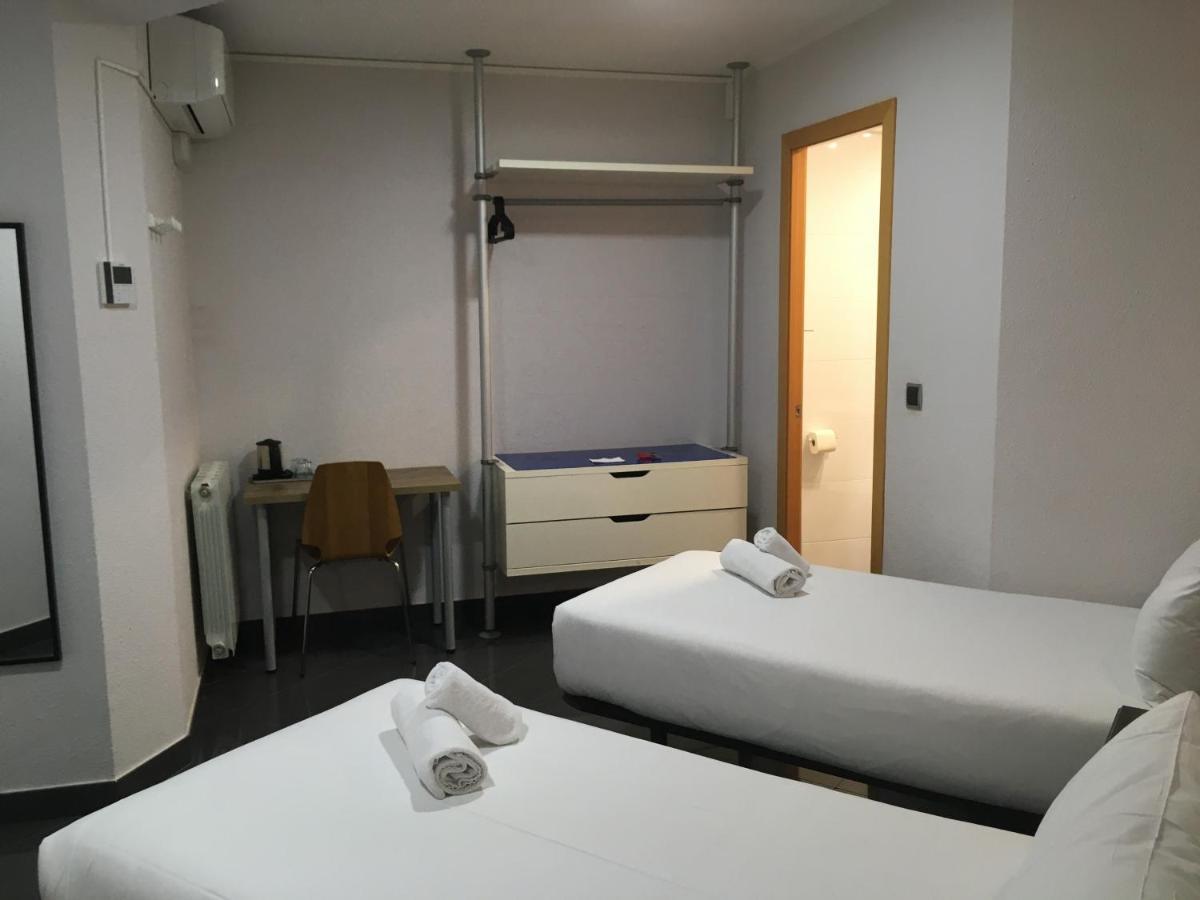 Hostal Levante Barcelona Exterior photo
